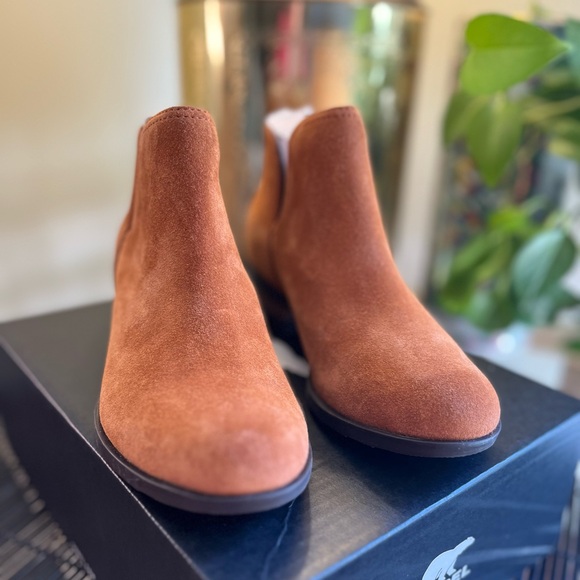 SOREL Lolla II CUT OUT BOOTIE in Iced Tea , Size 6.5 - Picture 6 of 9